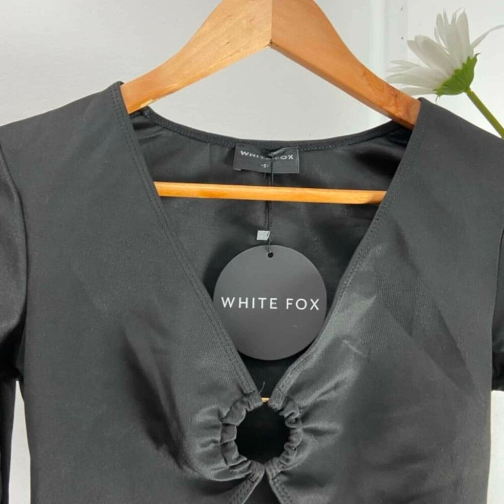 WHITE FOX Black Ring Detail Long Sleeve Crop Top NWT - Picture 9 of 9